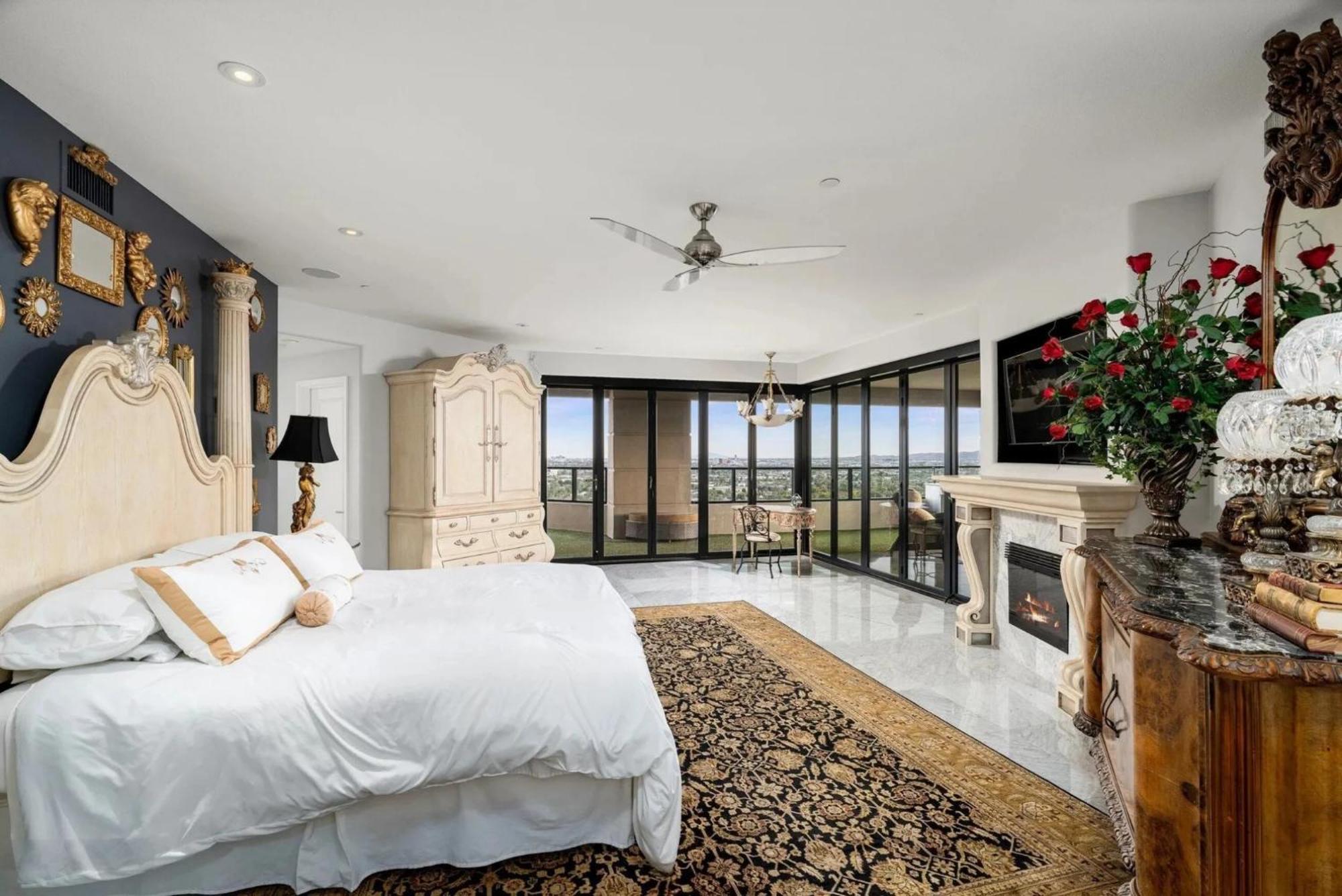 Step Inside And Rise Above The Skyline Apartment Phoenix